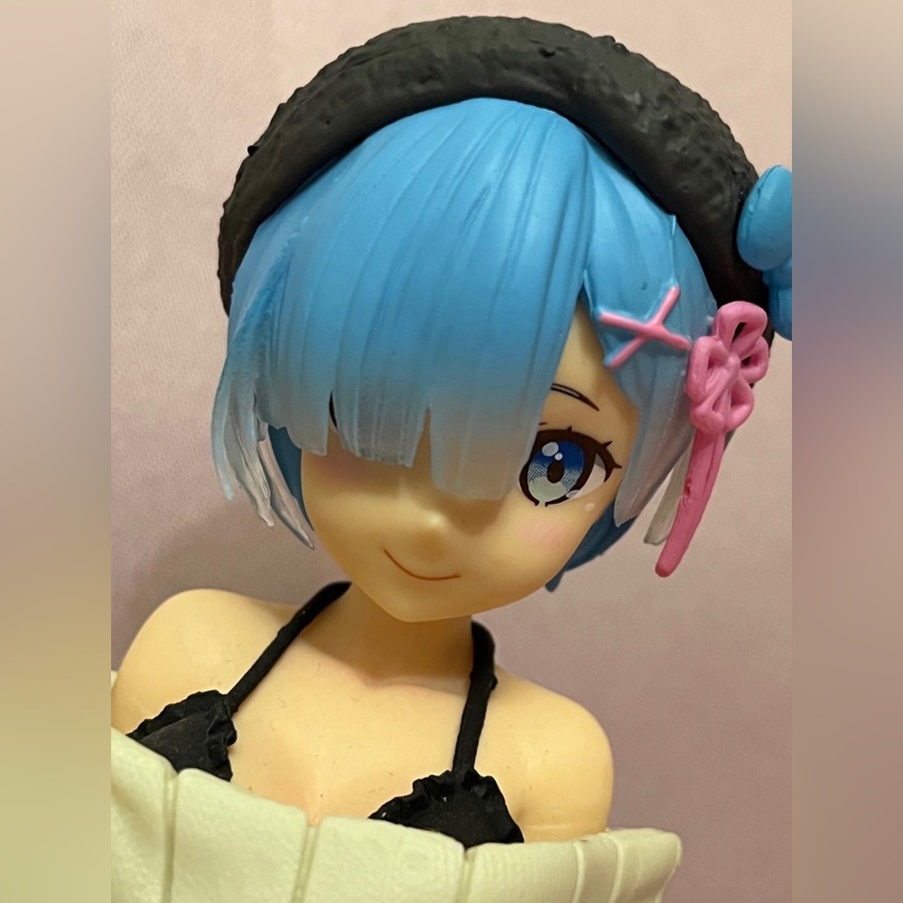 REM precious figure white
